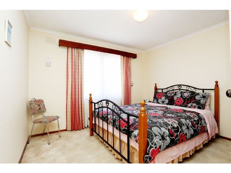 15 Harefield Crescent, Kealba VIC 3021
