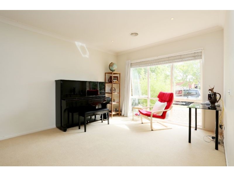 7 Wentworth Drive, Taylors Lakes VIC 3038