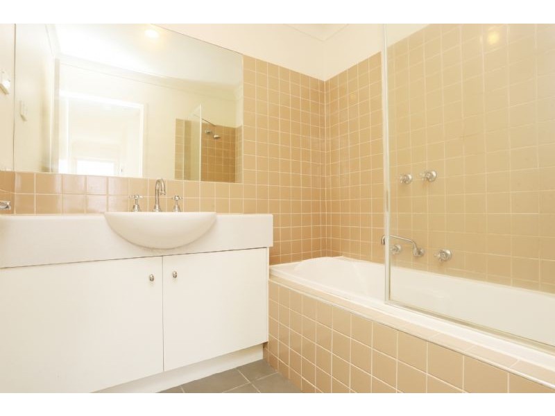7 Wentworth Drive, Taylors Lakes VIC 3038