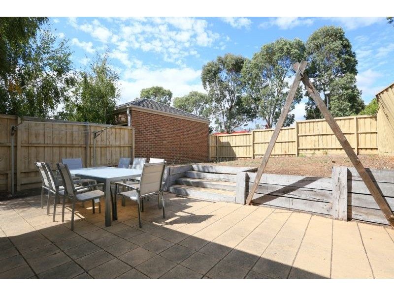 7 Wentworth Drive, Taylors Lakes VIC 3038