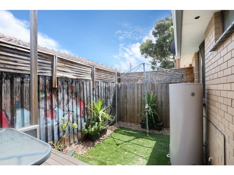 2/43 James Street, St Albans VIC 3021