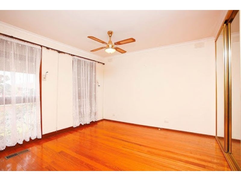 32 Pottenger Way, St Albans VIC 3021