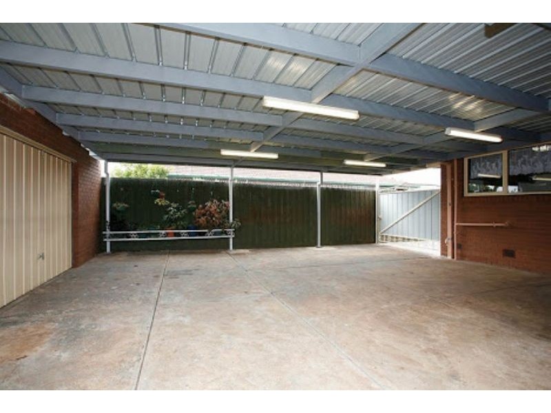 32 Pottenger Way, St Albans VIC 3021