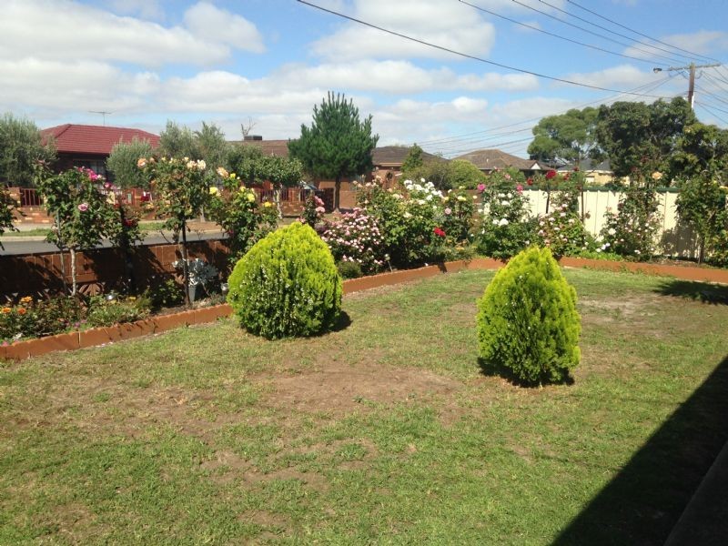 32 Pottenger Way, St Albans VIC 3021