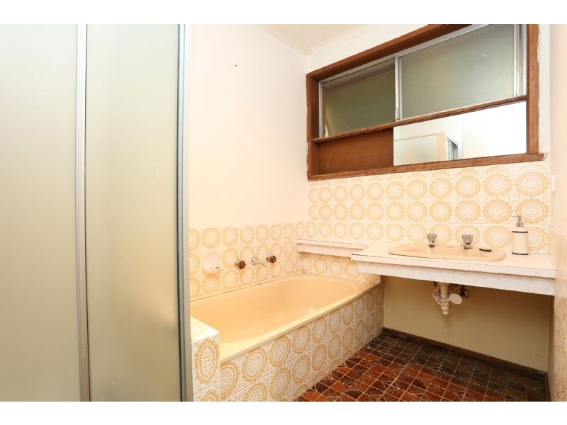 9 Seville Court, Kings Park VIC 3021