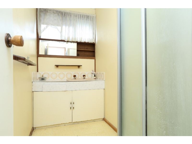 9 Seville Court, Kings Park VIC 3021