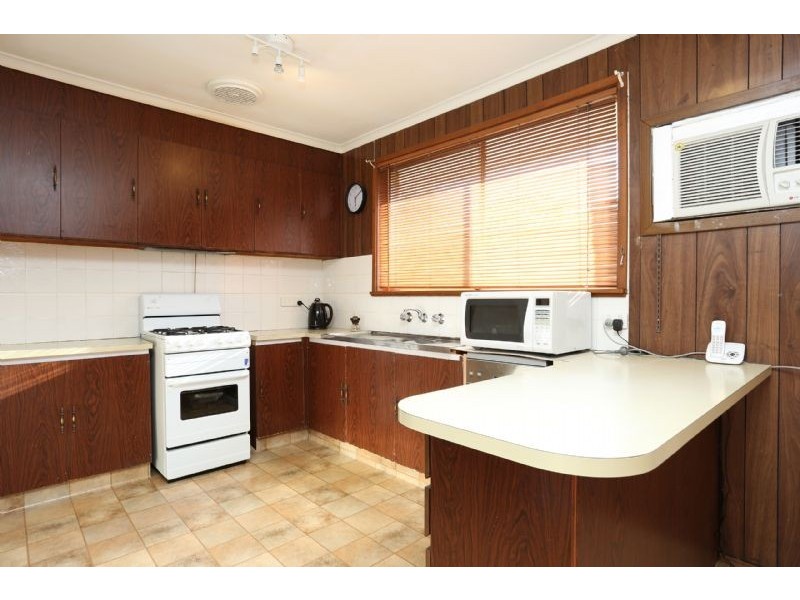 9 Seville Court, Kings Park VIC 3021