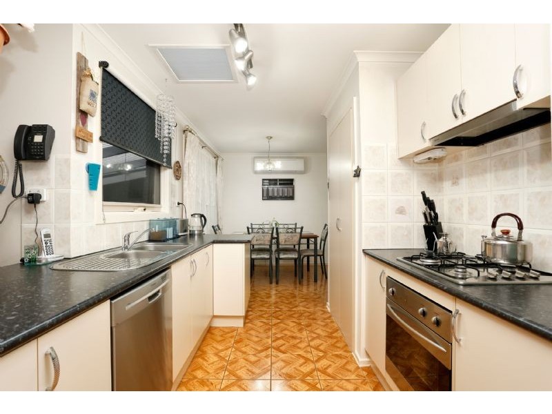 21 Entally Drive, Albanvale VIC 3021