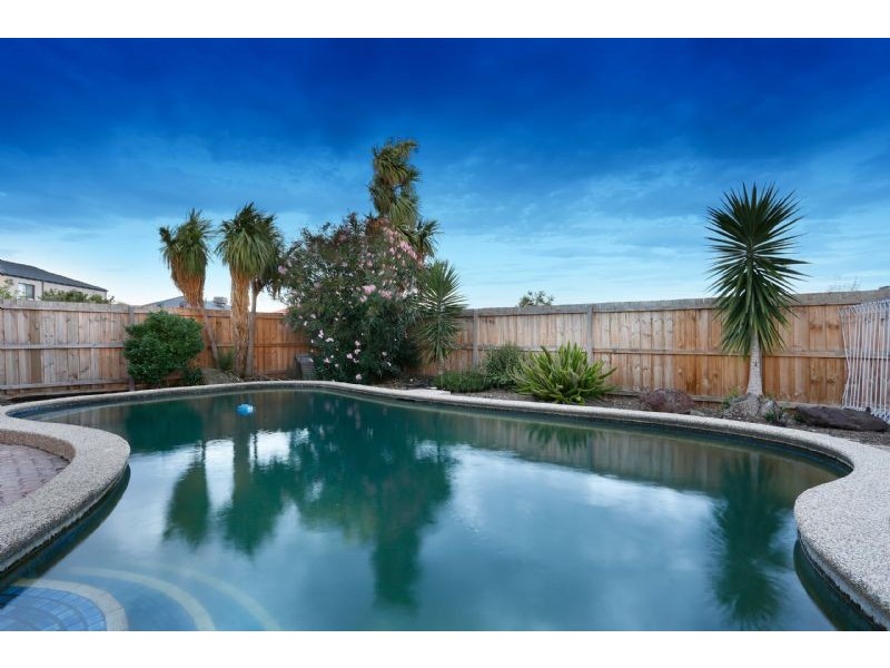21 Entally Drive, Albanvale VIC 3021