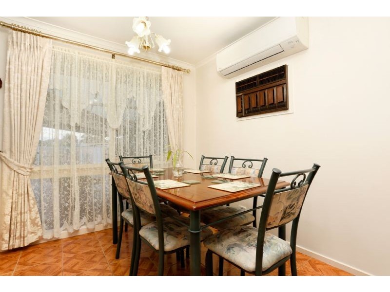 21 Entally Drive, Albanvale VIC 3021