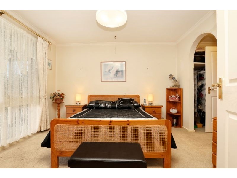 21 Entally Drive, Albanvale VIC 3021