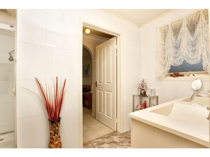21 Entally Drive, Albanvale VIC 3021