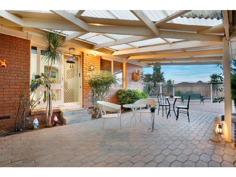 21 Entally Drive, Albanvale VIC 3021
