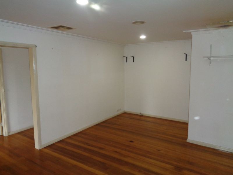 27 Pinoak Street, St Albans VIC 3021