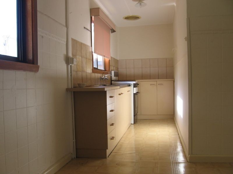 11 ERNEST STREET, Sunshine VIC 3020