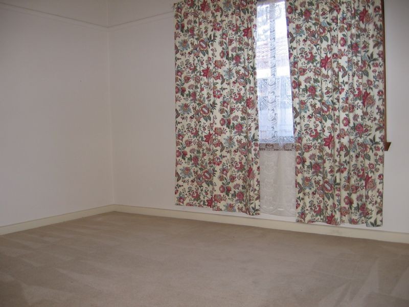 11 ERNEST STREET, Sunshine VIC 3020