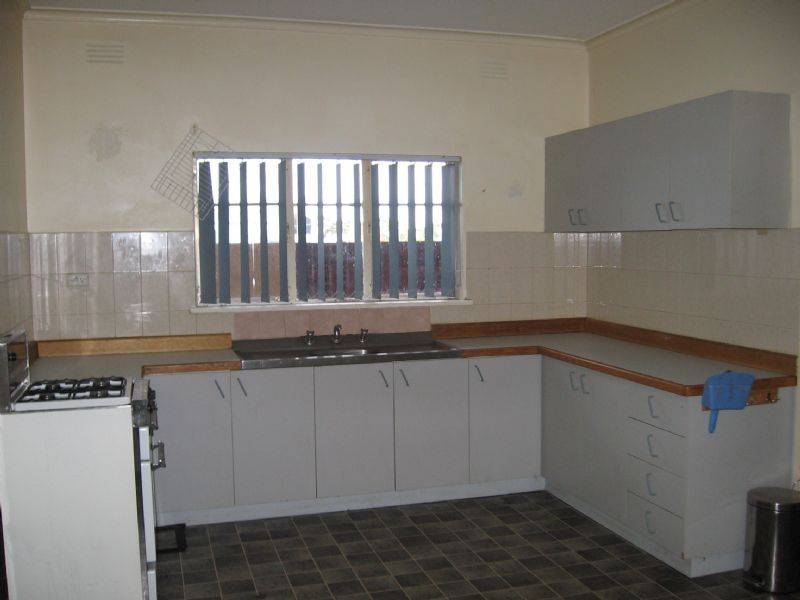 20 BERKSHIRE ROAD, Sunshine North VIC 3020