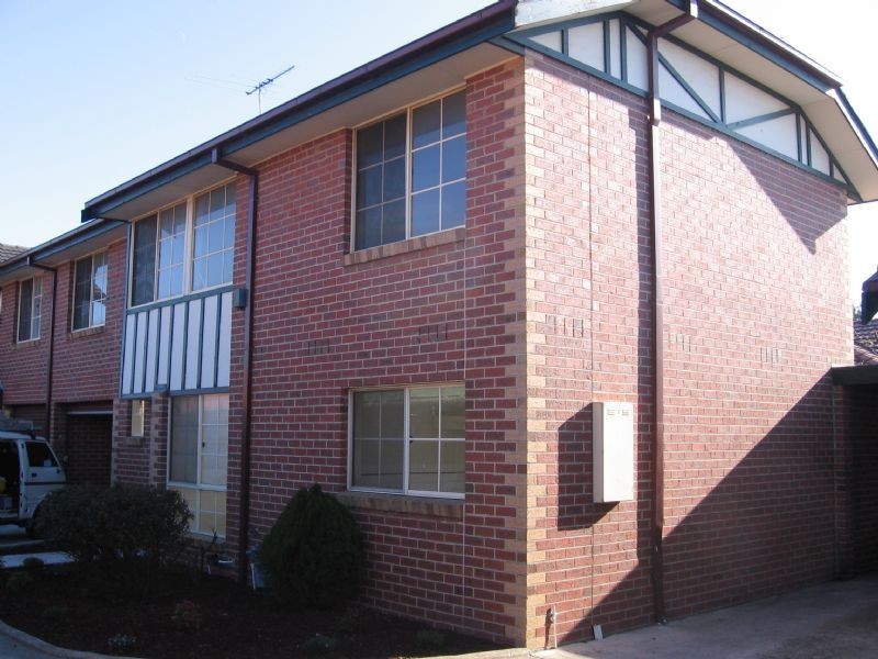 2/21 WATT STREET, Sunshine VIC 3020