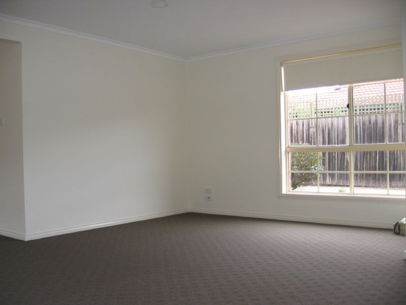 2/21 WATT STREET, Sunshine VIC 3020