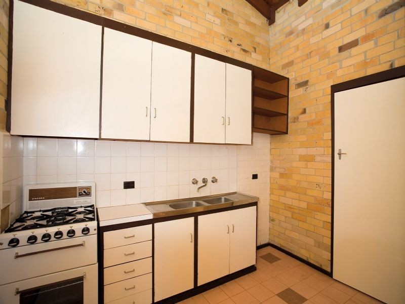 10/10 BURNEWANG STREET, Sunshine VIC 3020