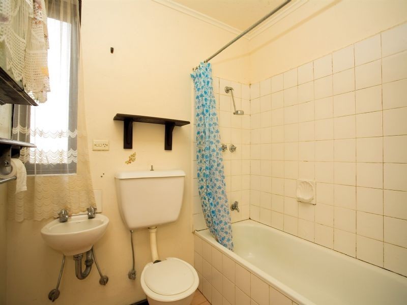 10/10 BURNEWANG STREET, Sunshine VIC 3020