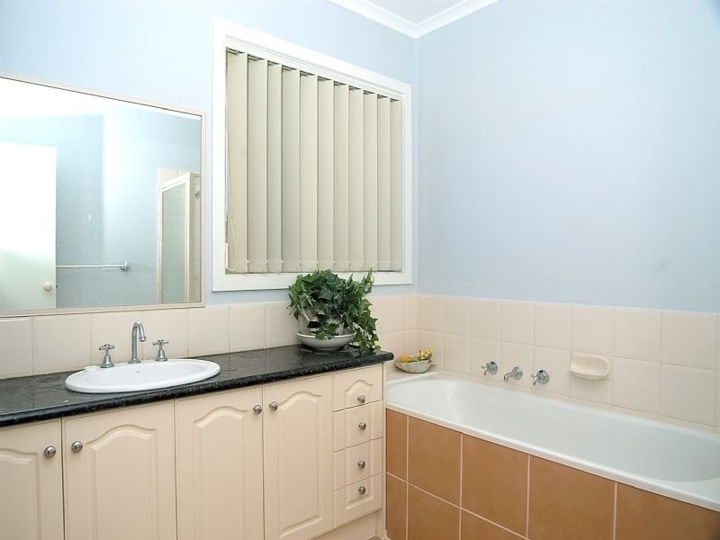 2/40 LILY STREET, Braybrook VIC 3019