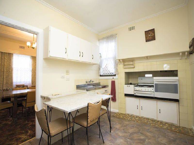 373 Ballarat Road, Sunshine VIC 3020