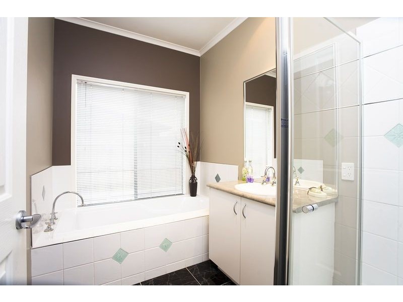 9 Saltbush Court (The Avenue), Sunshine West VIC 3020