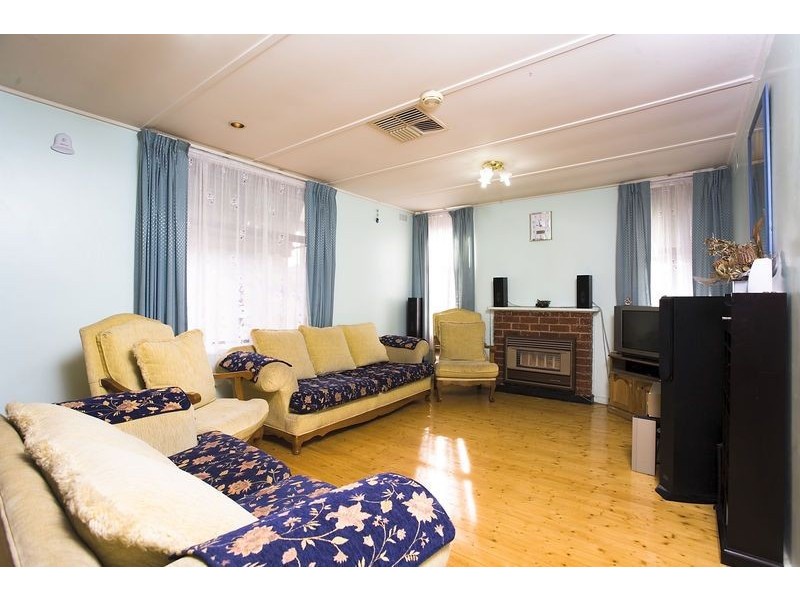 5 Kinnane Crescent, Sunshine VIC 3020