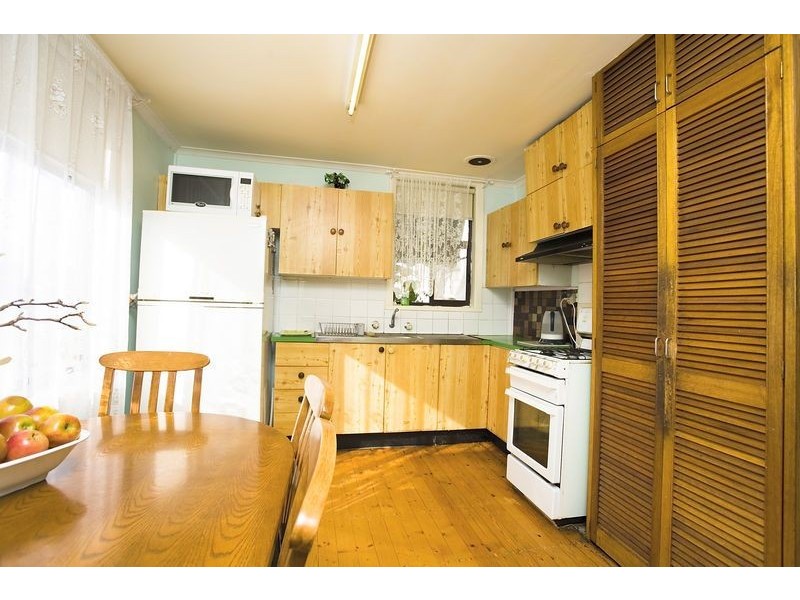 5 Kinnane Crescent, Sunshine VIC 3020