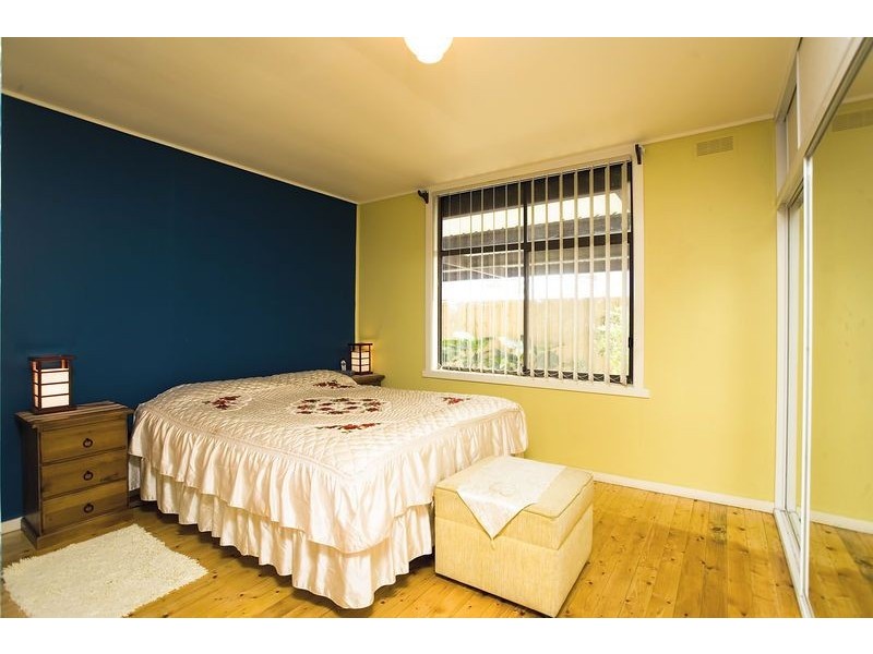 5 Kinnane Crescent, Sunshine VIC 3020