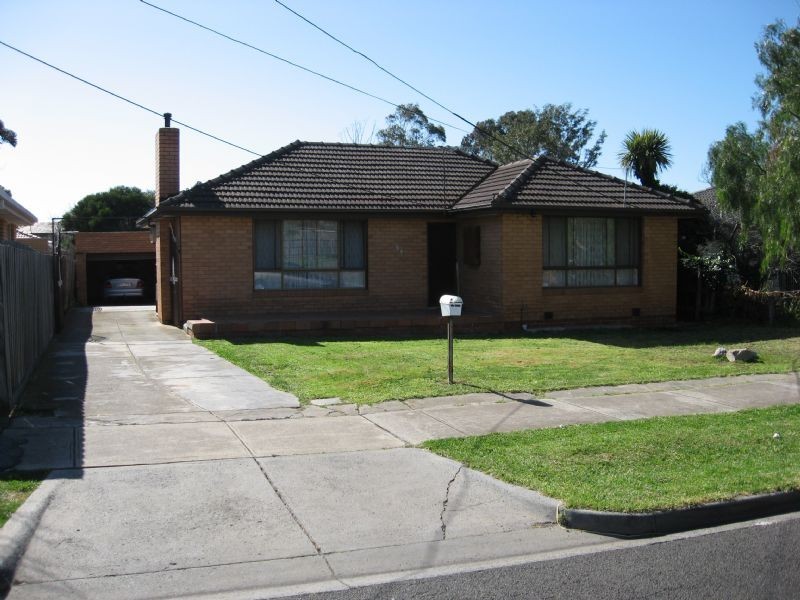 54 DOUGLAS AVENUE, St Albans VIC 3021