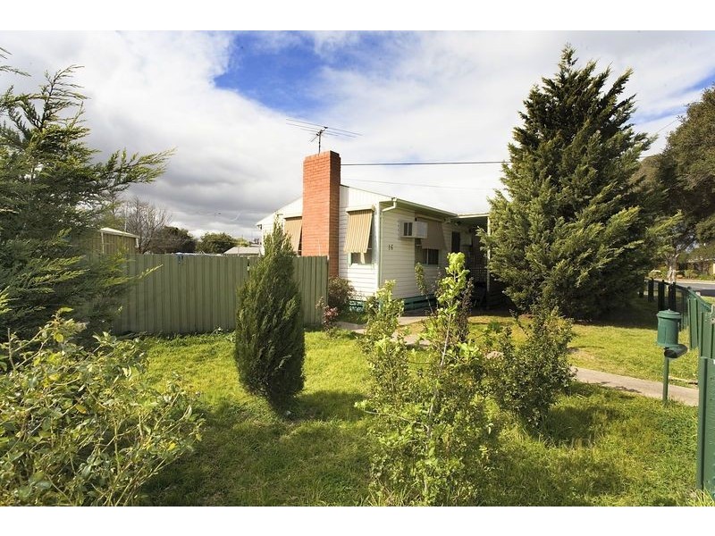 16 Turner Crescent, Braybrook VIC 3019