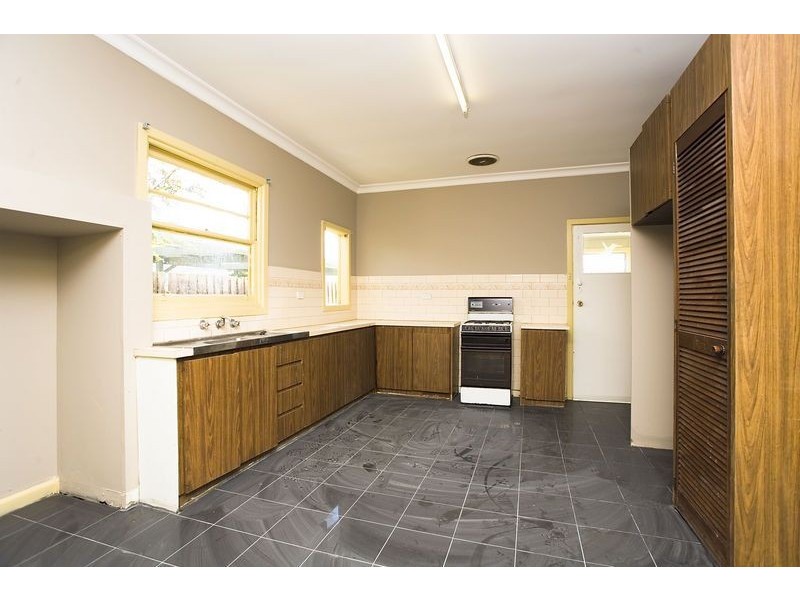 4 Hassett Street, Sunshine North VIC 3020