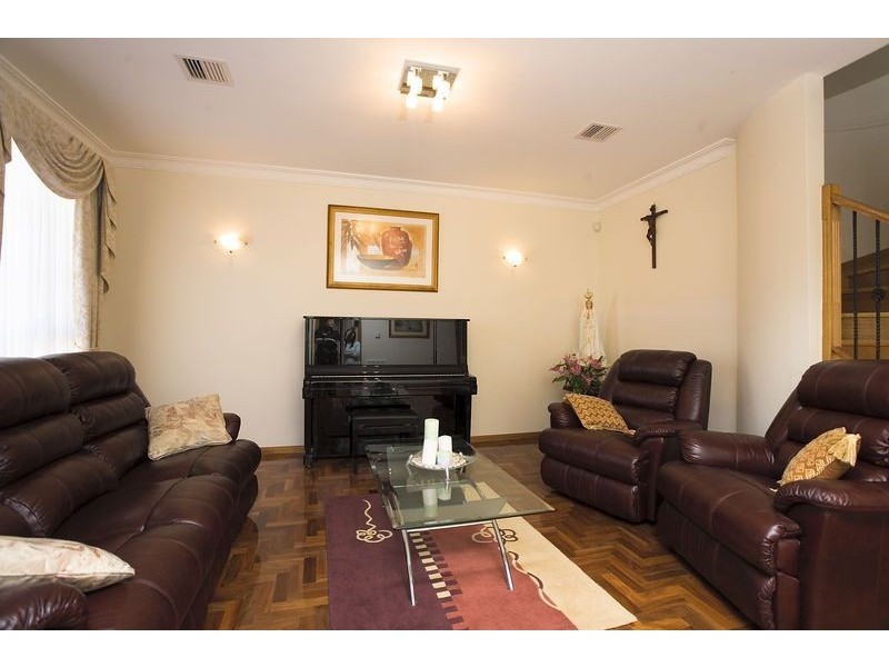 26 St Andrews Drive, Sunshine North VIC 3020