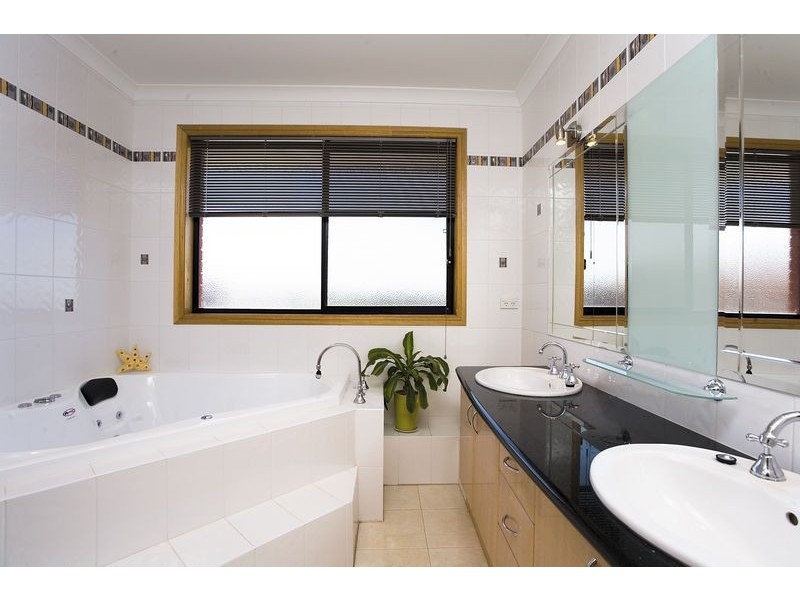 26 St Andrews Drive, Sunshine North VIC 3020