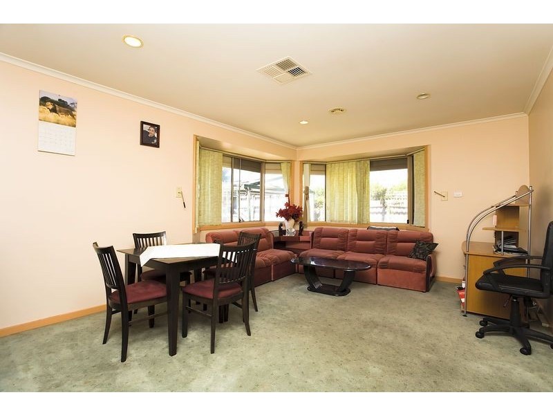 9 Veronica Place (The Avenue), Sunshine West VIC 3020
