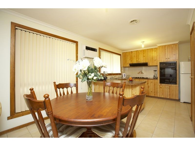 27 Plymouth Close, Sunshine North VIC 3020