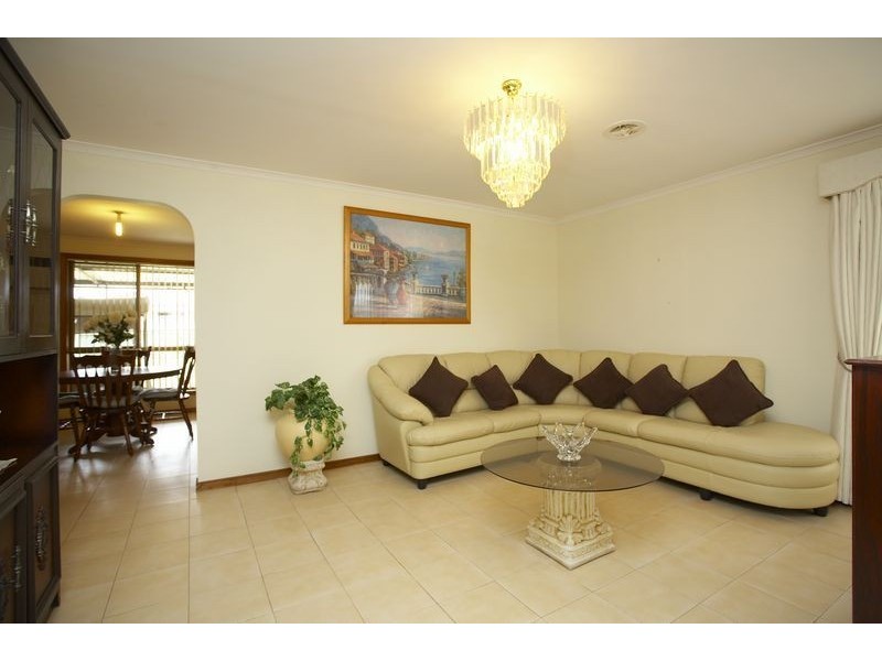 27 Plymouth Close, Sunshine North VIC 3020