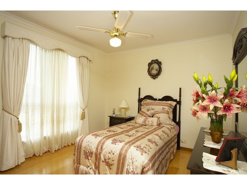 27 Plymouth Close, Sunshine North VIC 3020