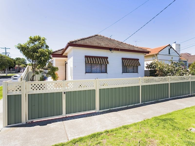 24 THOMSON STREET, Sunshine VIC 3020