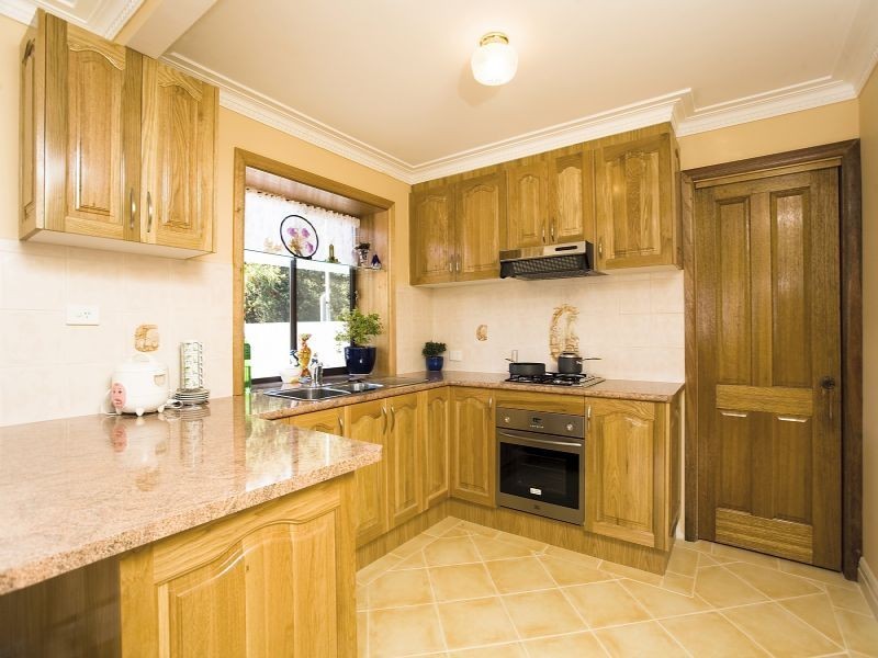 24 THOMSON STREET, Sunshine VIC 3020