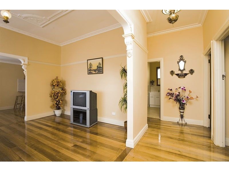 24 THOMSON STREET, Sunshine VIC 3020