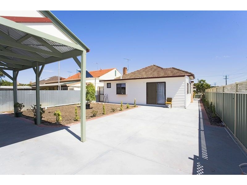 24 THOMSON STREET, Sunshine VIC 3020