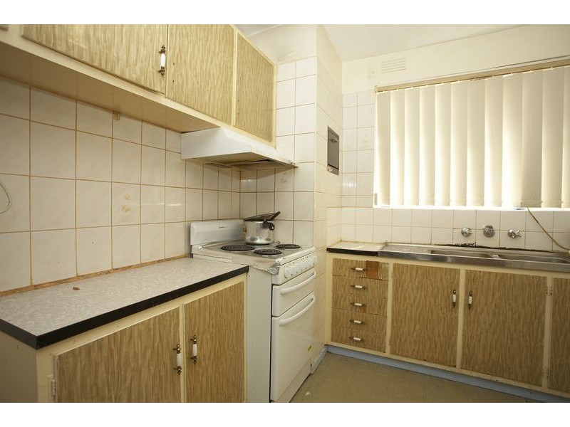 8/2 Forrest Street, Sunshine VIC 3020