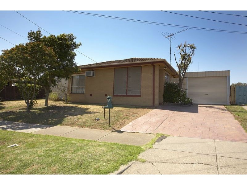 26 McCoubrie Avenue, Sunshine West VIC 3020