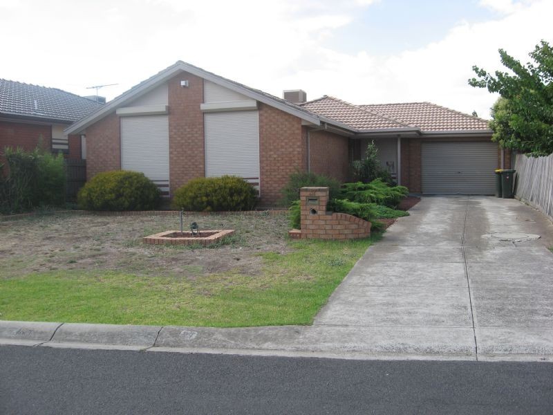 27 FULTON RETREAT, Sunshine North VIC 3020