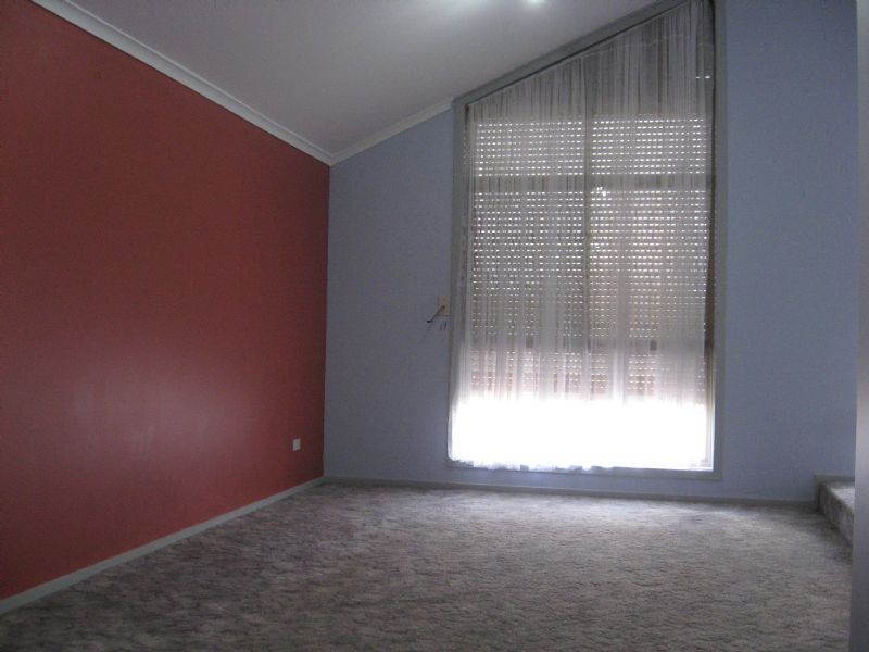 27 FULTON RETREAT, Sunshine North VIC 3020