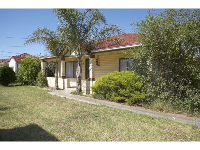 7 Oldfield Street, Sunshine West VIC 3020