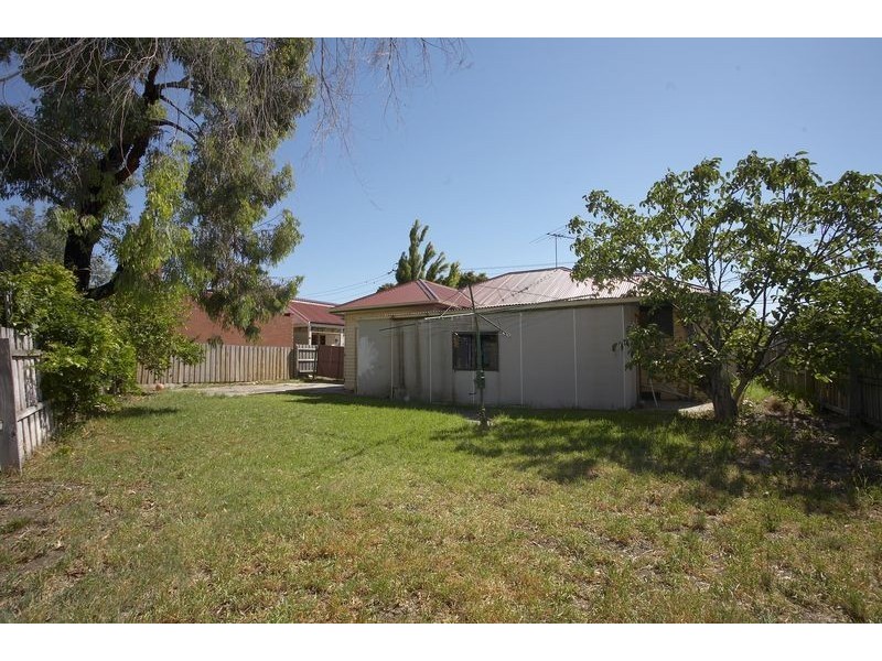 7 Oldfield Street, Sunshine West VIC 3020